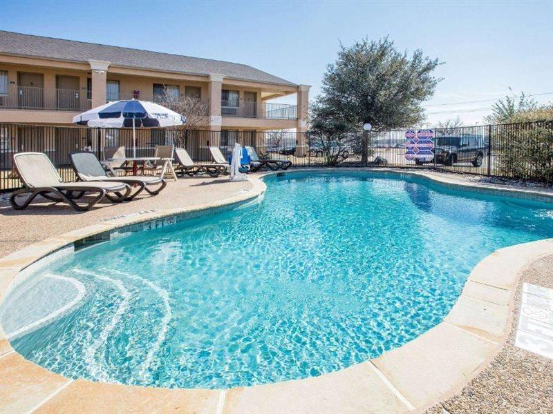 Days Inn By Wyndham Mckinney Exterior foto