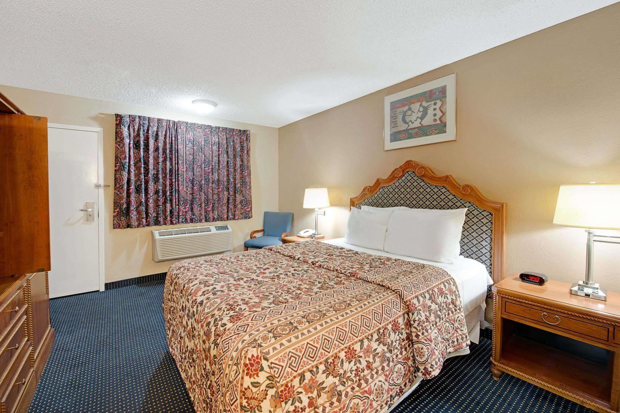 Days Inn By Wyndham Mckinney Exterior foto